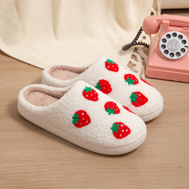 Strawberry Women's Slippers Ho - Mule Slip On 评论和价格